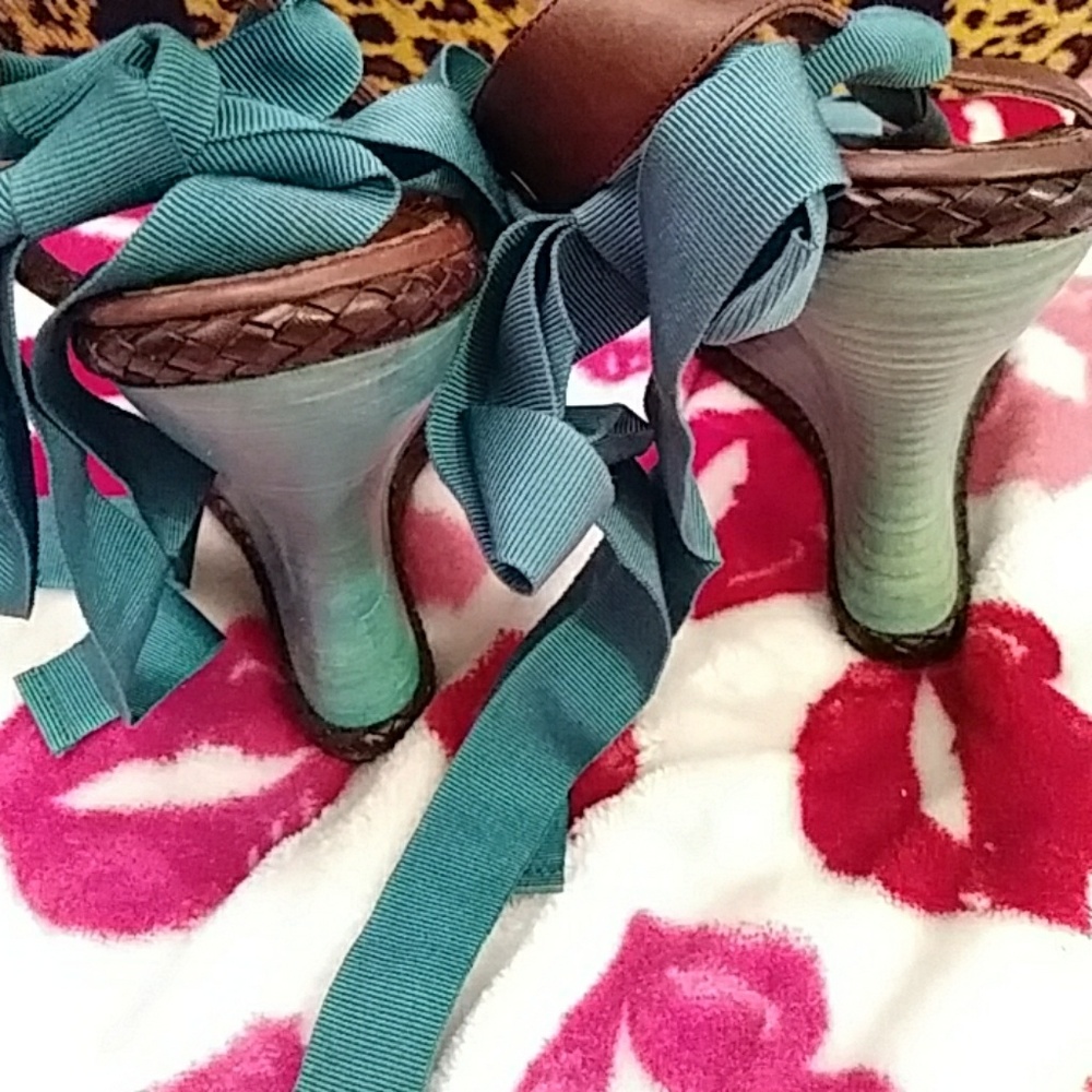 BCBG Maxazria Sandals - Picture 4 of 8